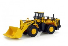 UH8008_Universal_Hobbies_KOMATSU_WA600_WHEELED_LOADER_1